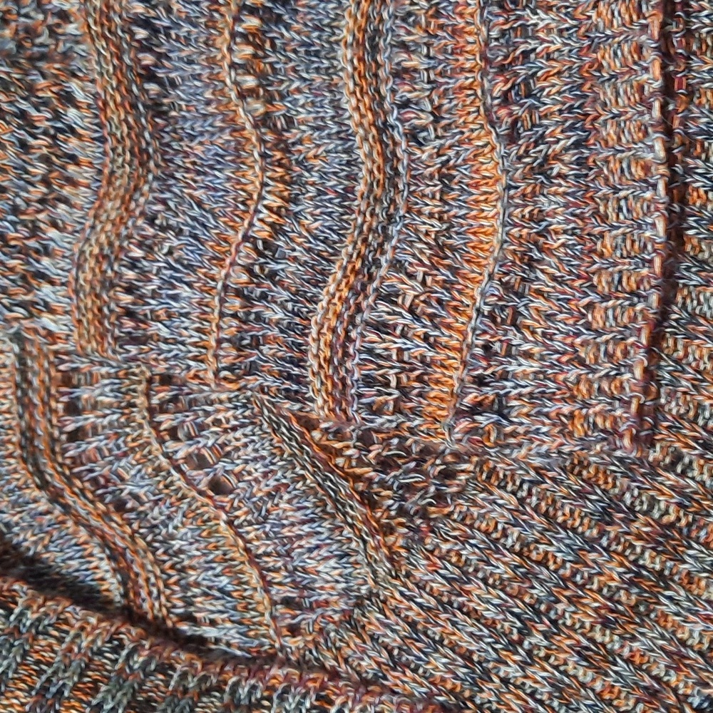 A knitch above cardigan size medium - Picture 3 of 4